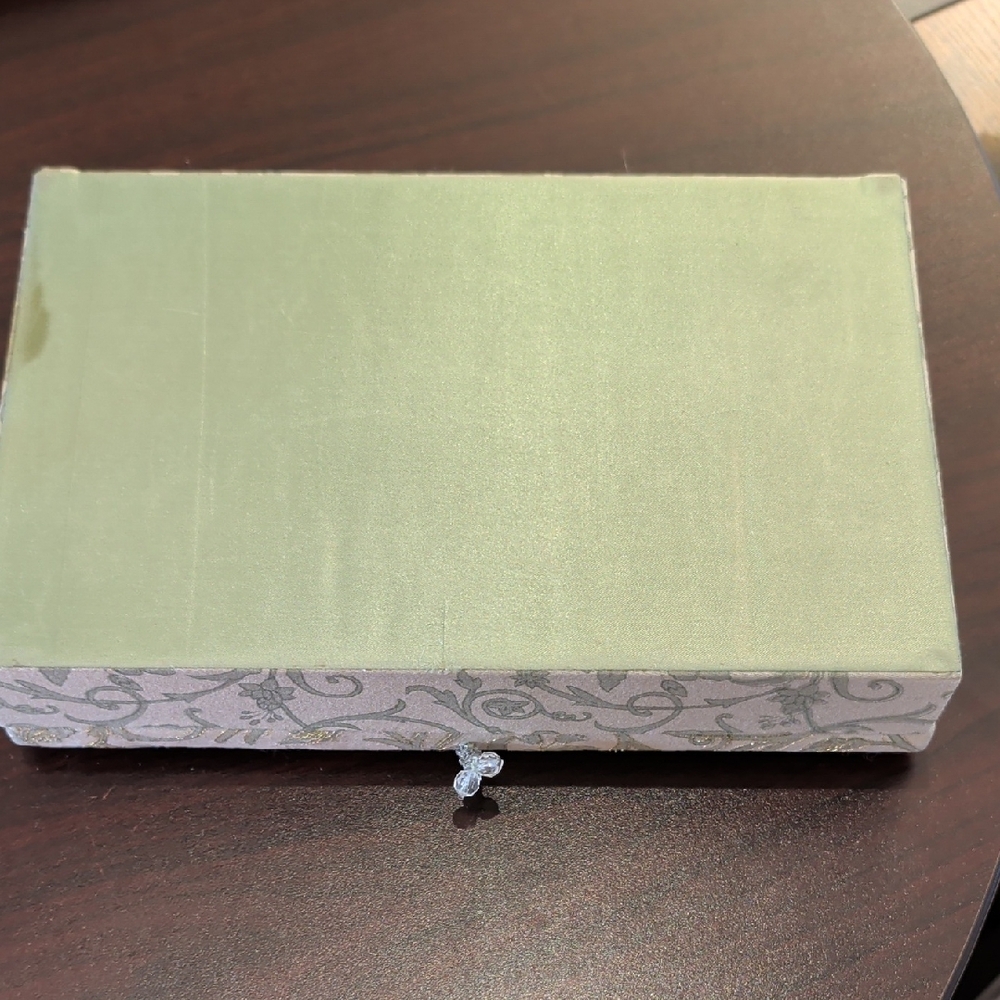 Elegant Floral Embroidered Stationary Box - Picture 7 of 8